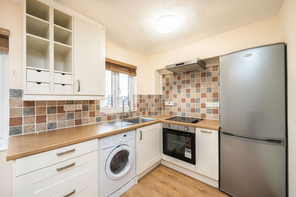 Property photo 2 of 5