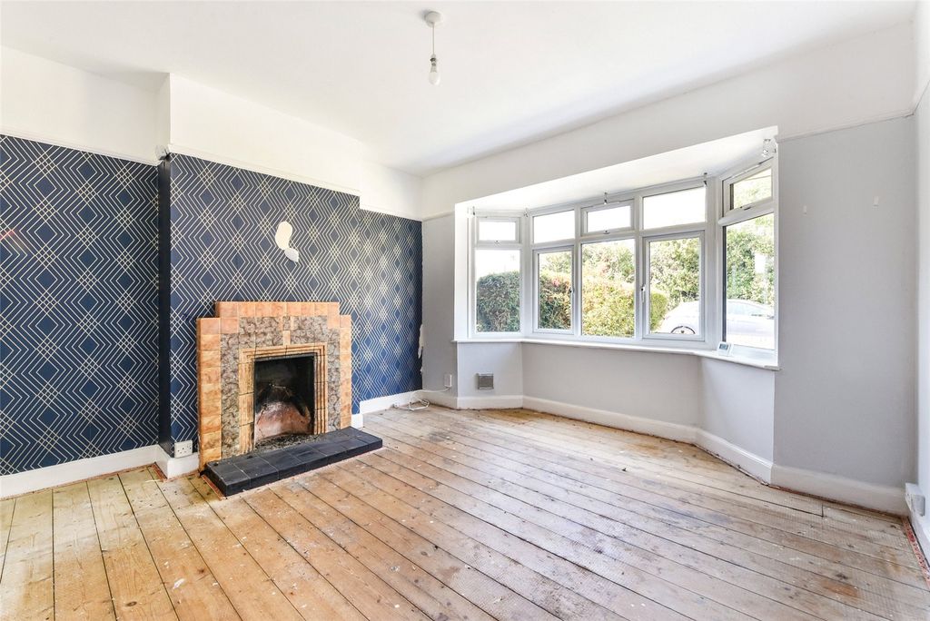 Property photo 3 of 9 Sitting Room
