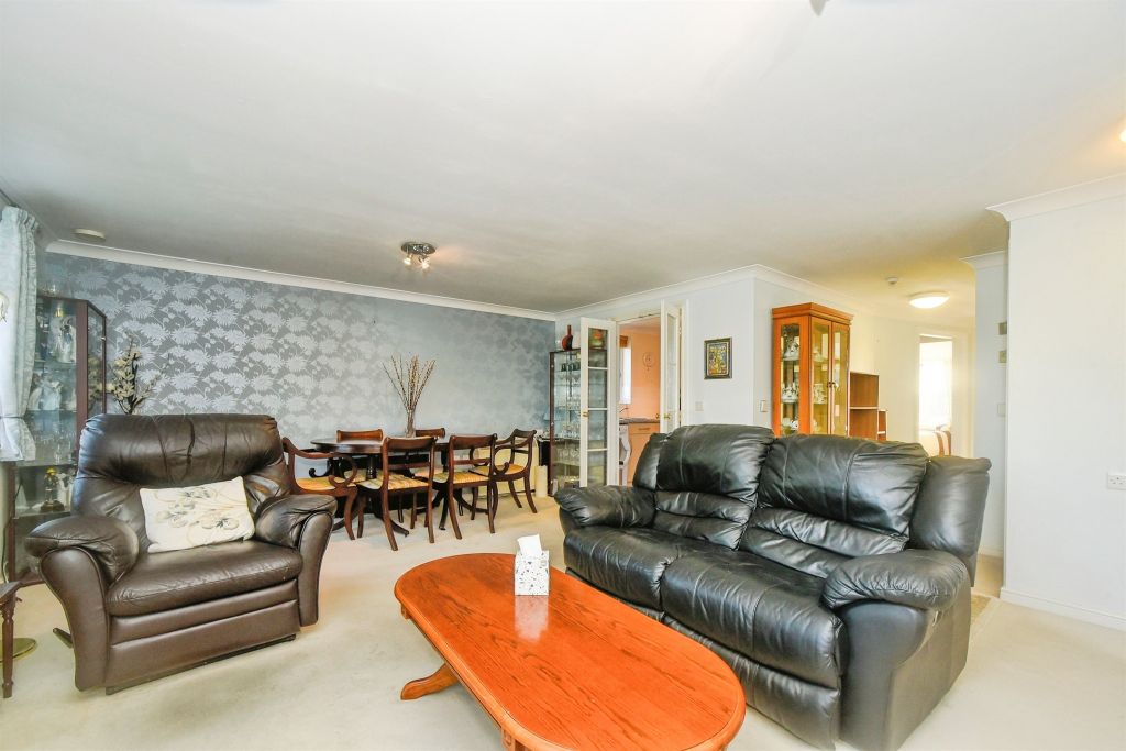 Property photo 3 of 12