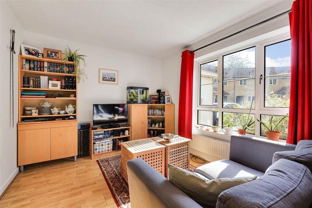 Property photo 3 of 10 Img (7).Jpg