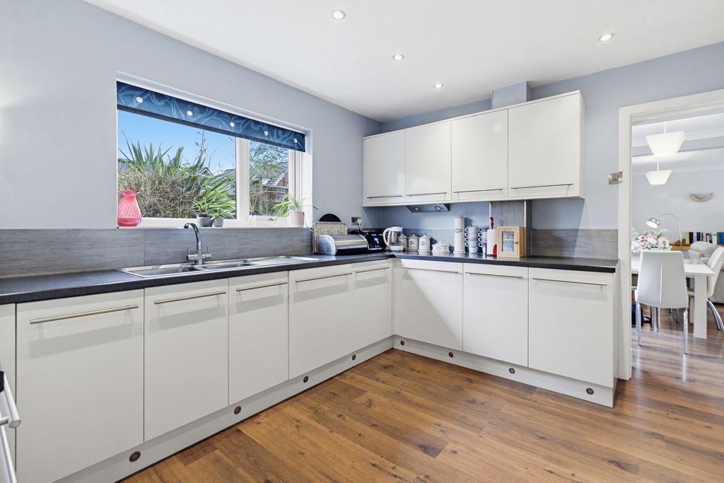 Property photo 2 of 23