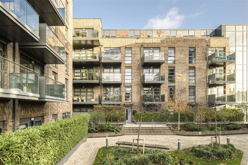 Property photo 1 of 9