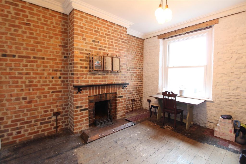 Property photo 3 of 14 Dining Room