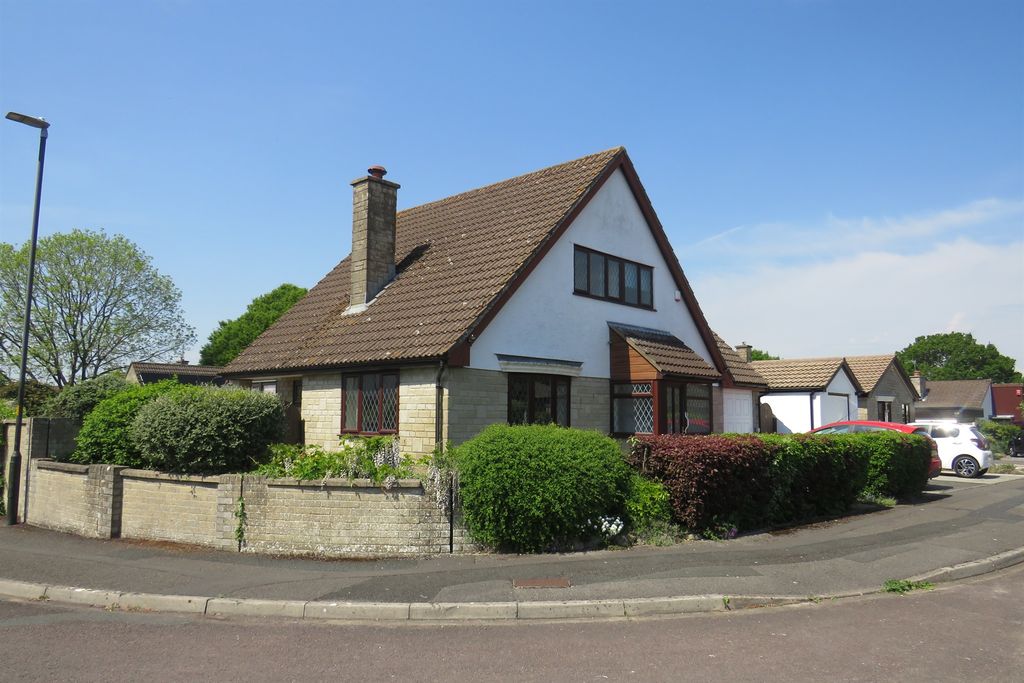 Property photo 1 of 17