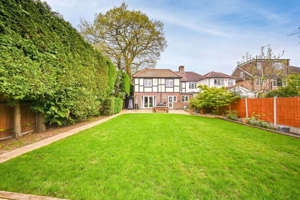 Property photo 2 of 11