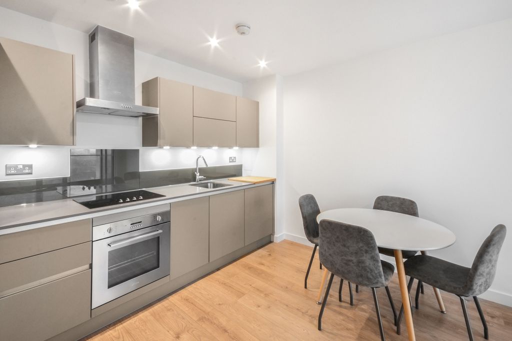 Property photo 2 of 13 Dsc_1786_High