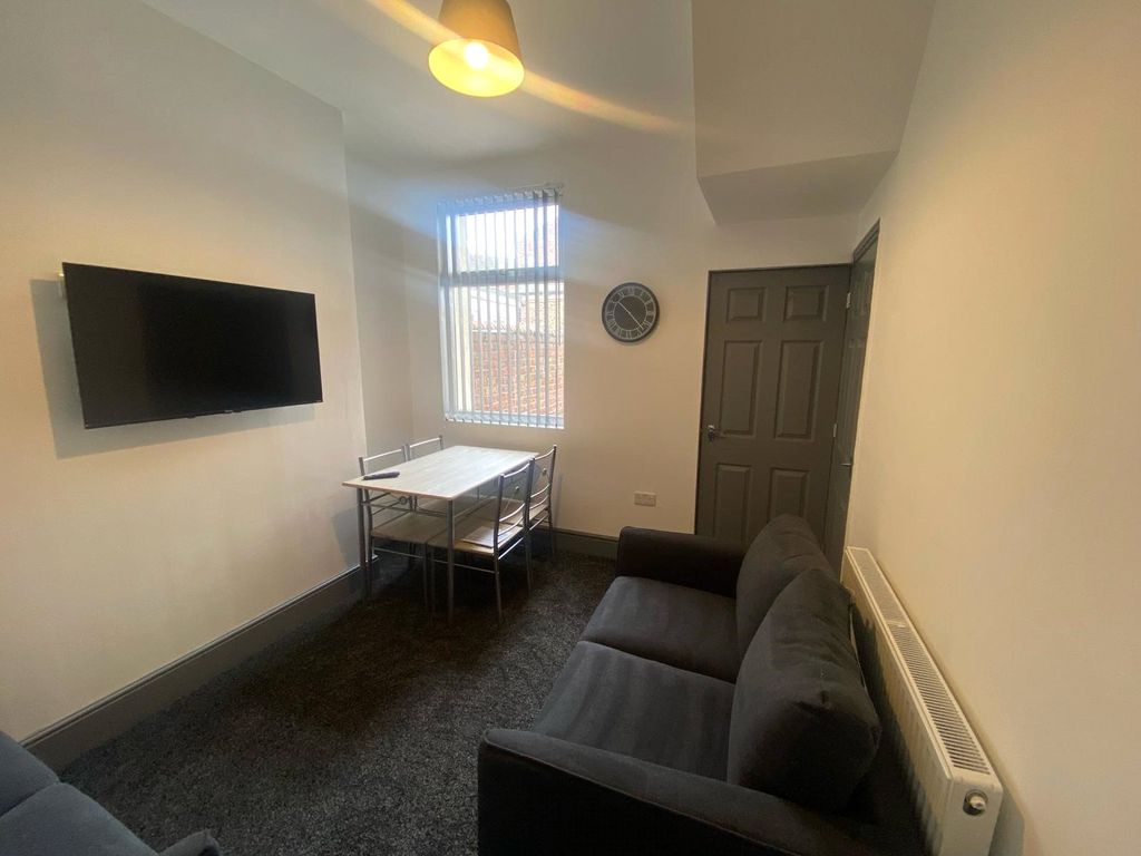 Property photo 1 of 14 Picture No. 05