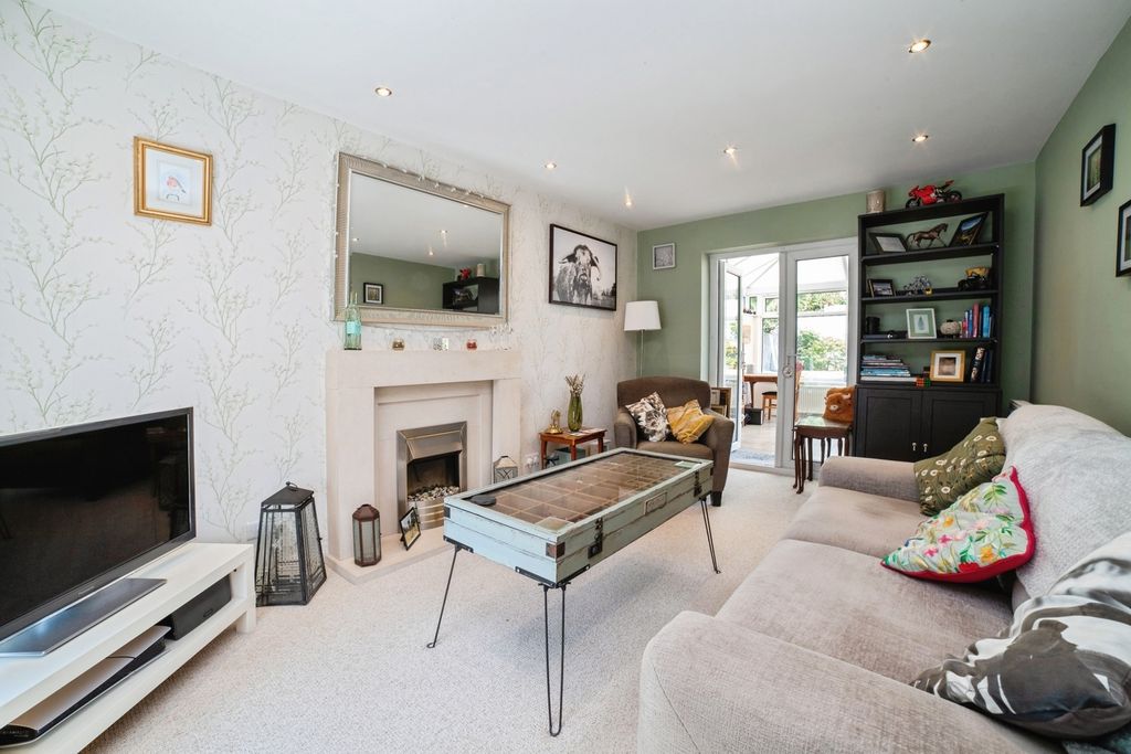 Property photo 2 of 21 Pbox-Img.Jpg