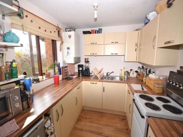 Property photo 3 of 8 Kitchen