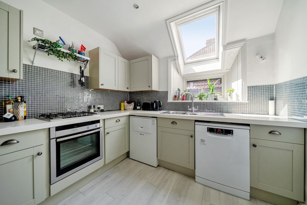 Property photo 3 of 16 Kitchen