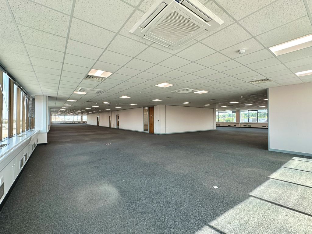 Property photo 2 of 8 Image 3