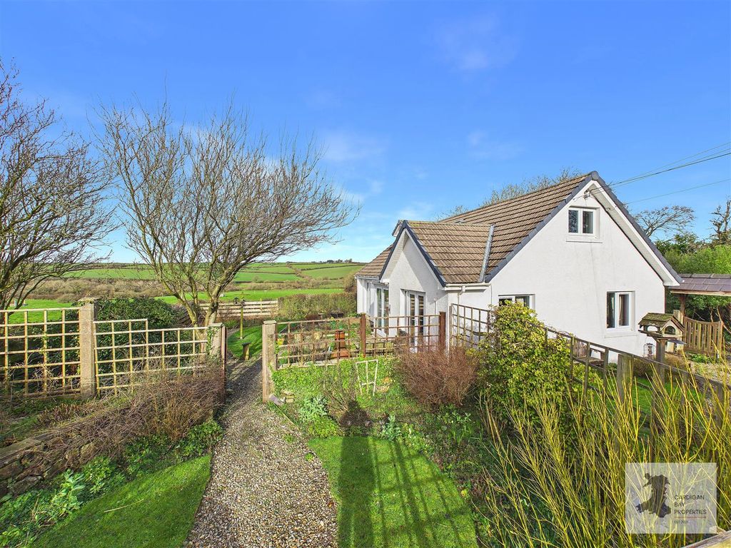 Property photo 1 of 46 House And Views