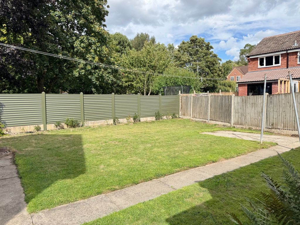 Property photo 2 of 13 Garden