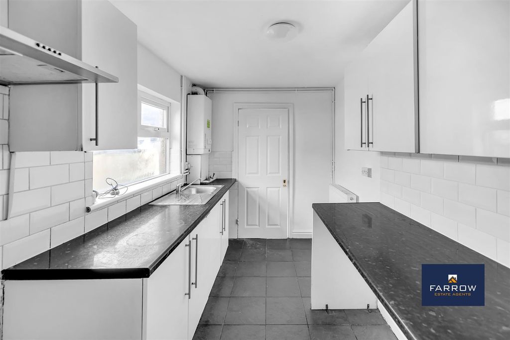 Property photo 2 of 20 Kitchen