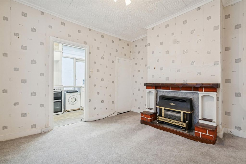 Property photo 2 of 11 139 Mellison Road Sw17 Reception 1B.Jpg