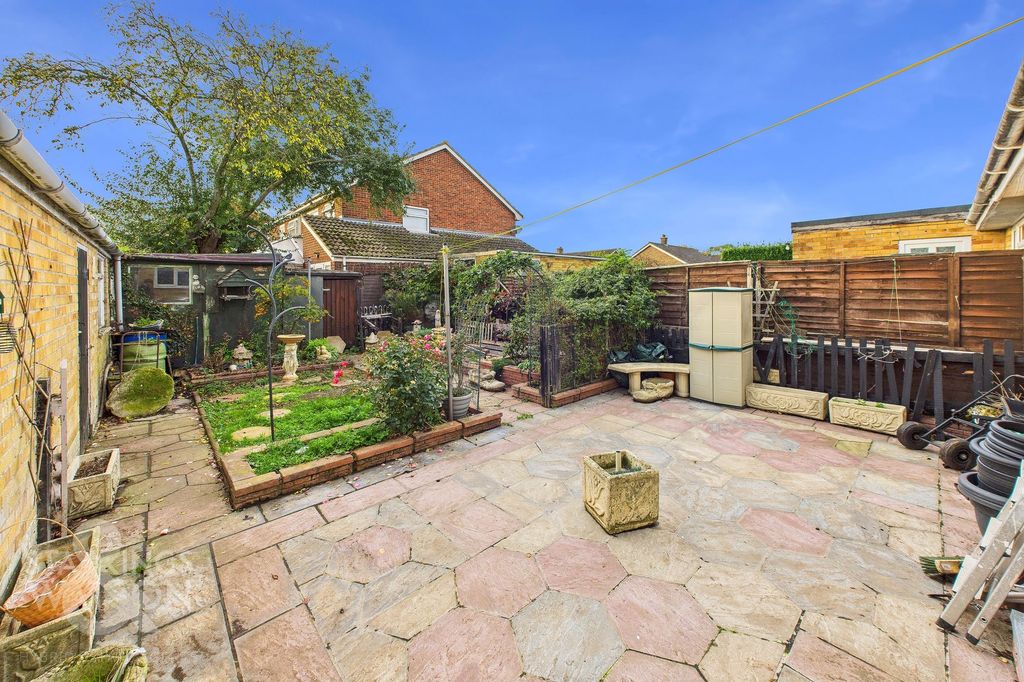 Property photo 2 of 17