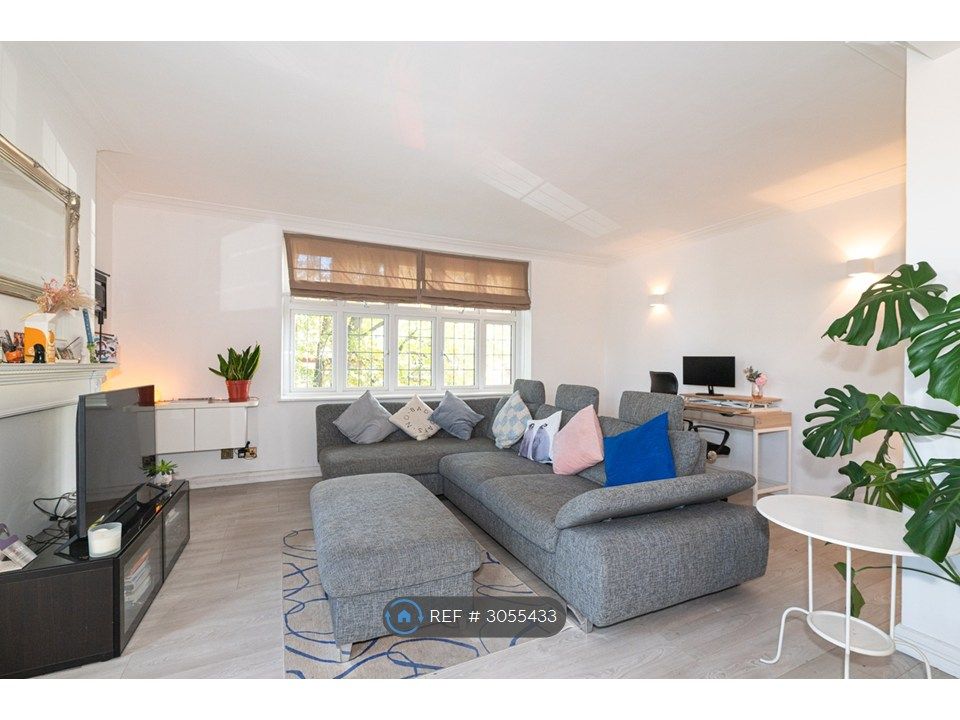 Property photo 1 of 32