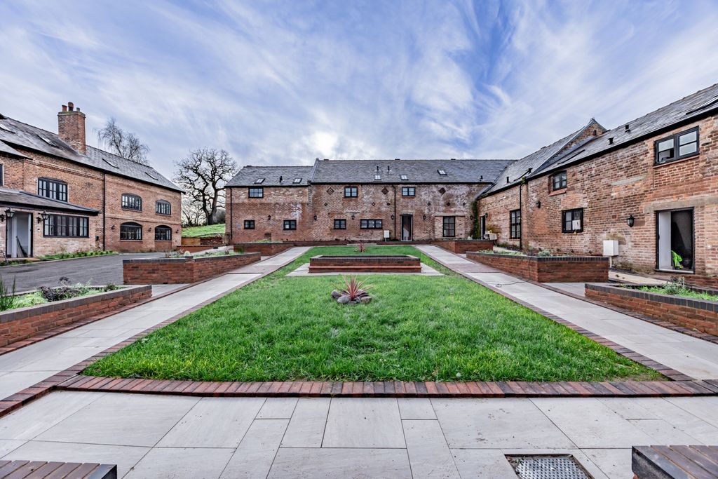 Property photo 2 of 23 Picture No. 25