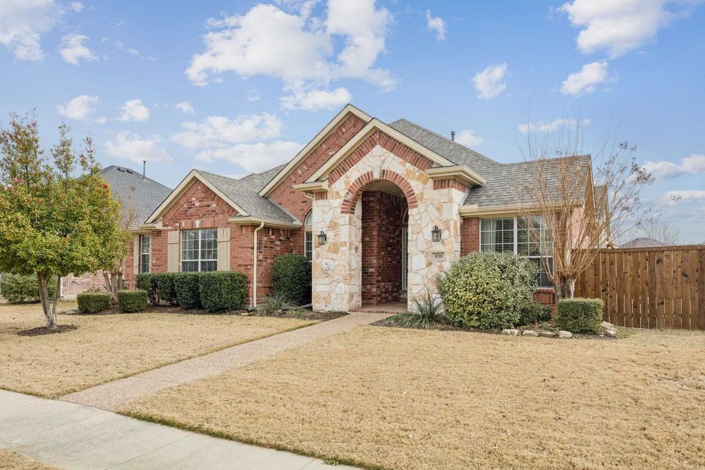 Property photo 1 of 31