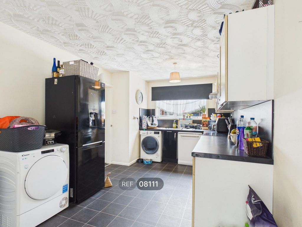 Property photo 2 of 16 Kitchen