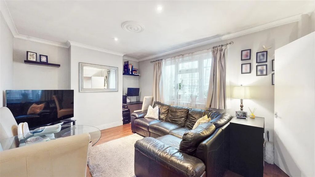 Property photo 3 of 9 Byron Road, Wembley, Ha0 3Pe (14)