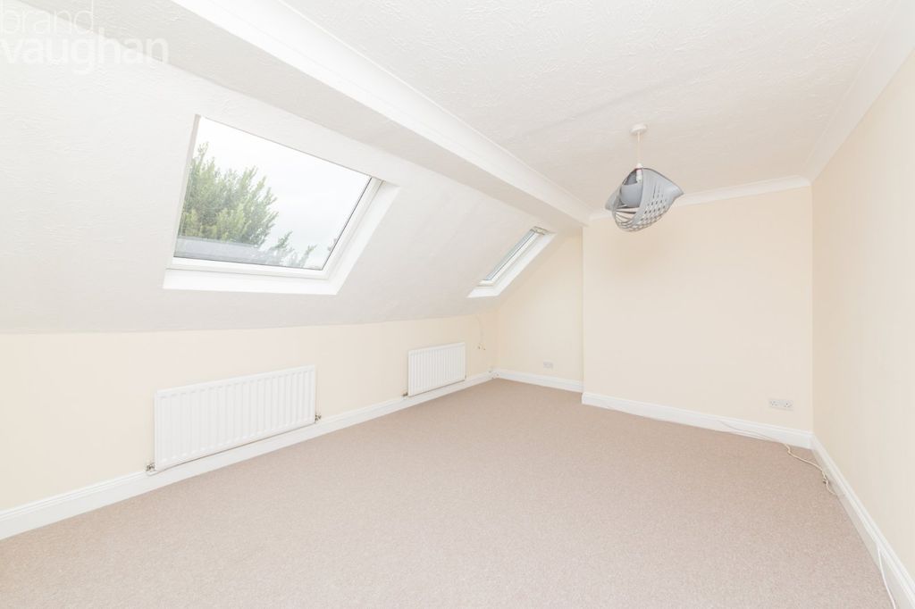 Property photo 2 of 7 Picture No. 30