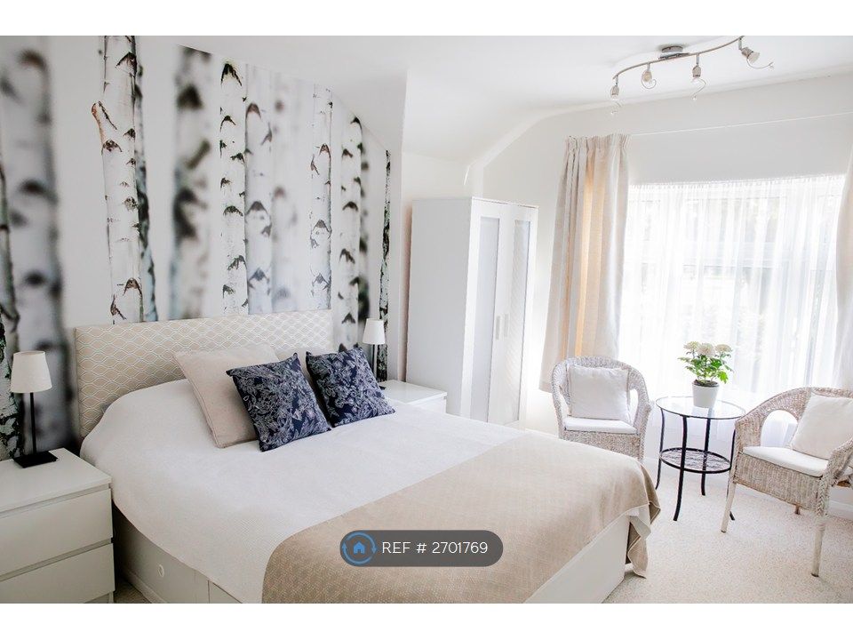 Property photo 1 of 10 Bedroom