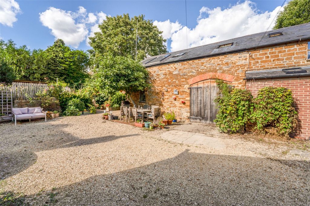 Property photo 2 of 17 Picture No. 02