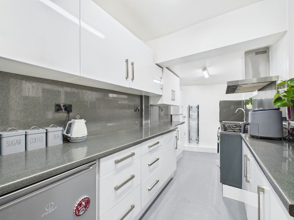 Property photo 2 of 11 4788624