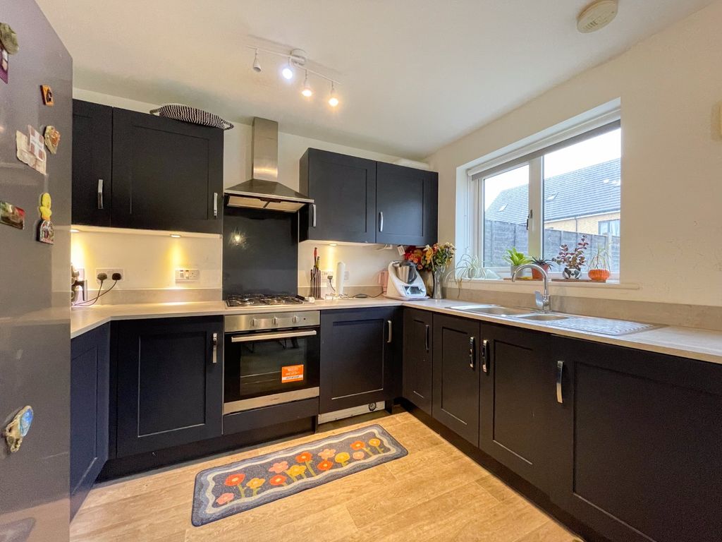 Property photo 2 of 17 4341114