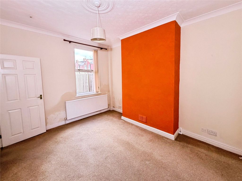 Property photo 3 of 14 Dining Area