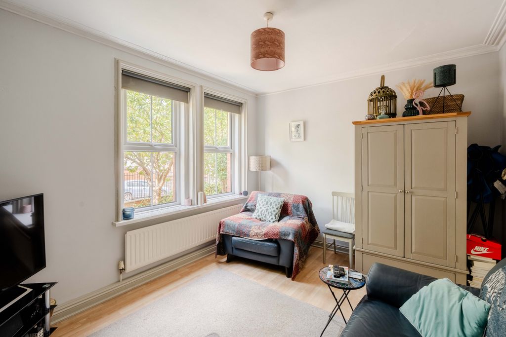 Property photo 3 of 18 3