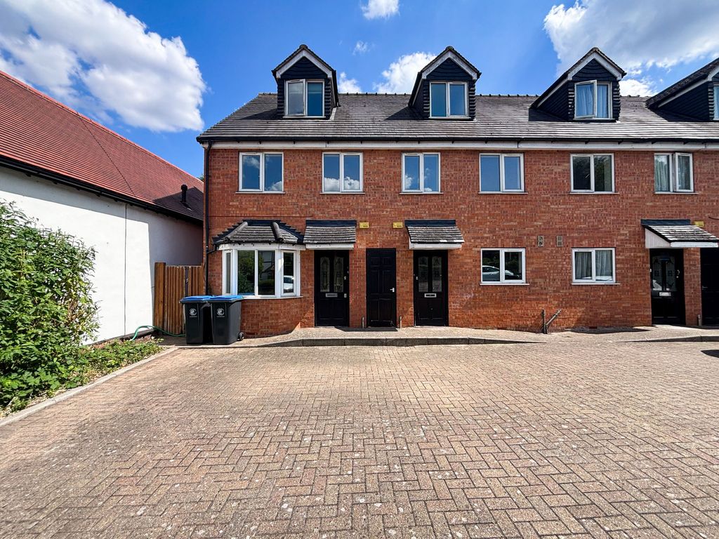 Property photo 1 of 13 Church Hill Ig10