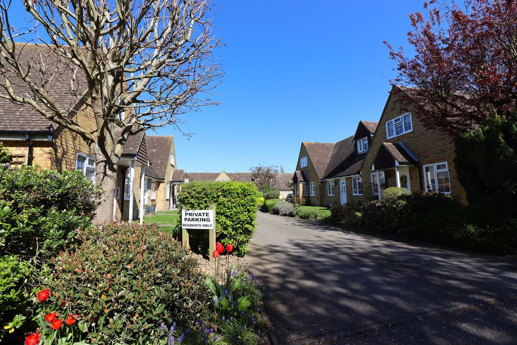 Property photo 2 of 21