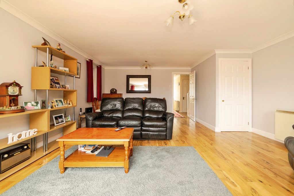 Property photo 3 of 17 Pbox-Img.Jpg