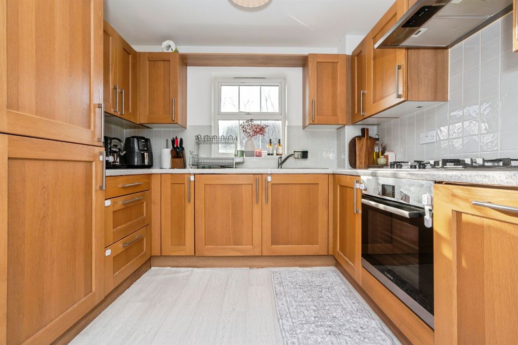 Property photo 2 of 21