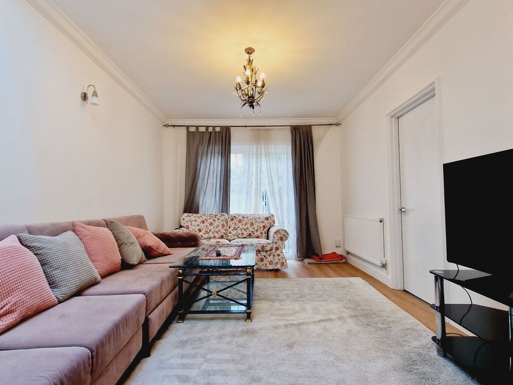 Property photo 2 of 11
