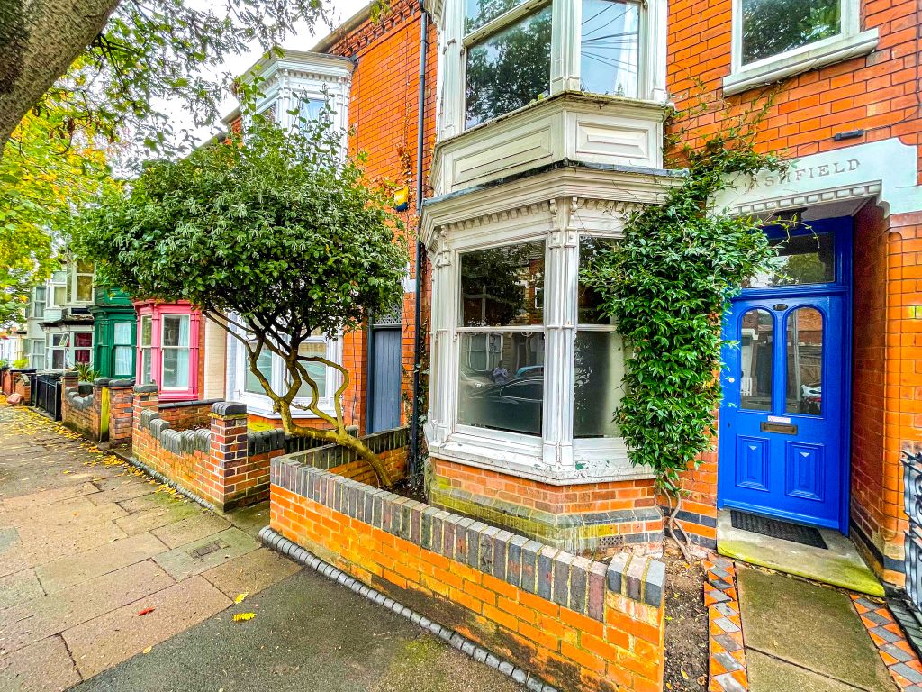 Property photo 1 of 37 37789_1_304811