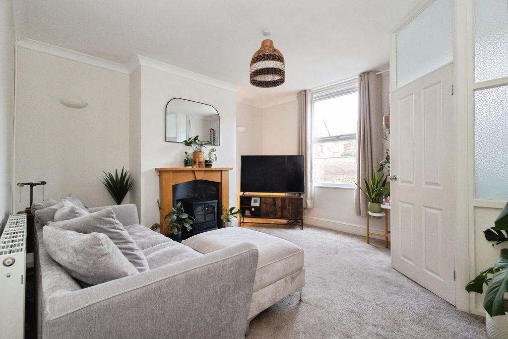 Property photo 2 of 16 Pbox-Img.Jpg