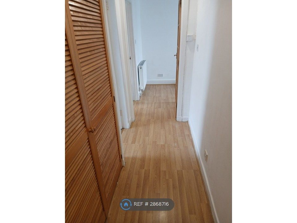 Property photo 3 of 27 Hall