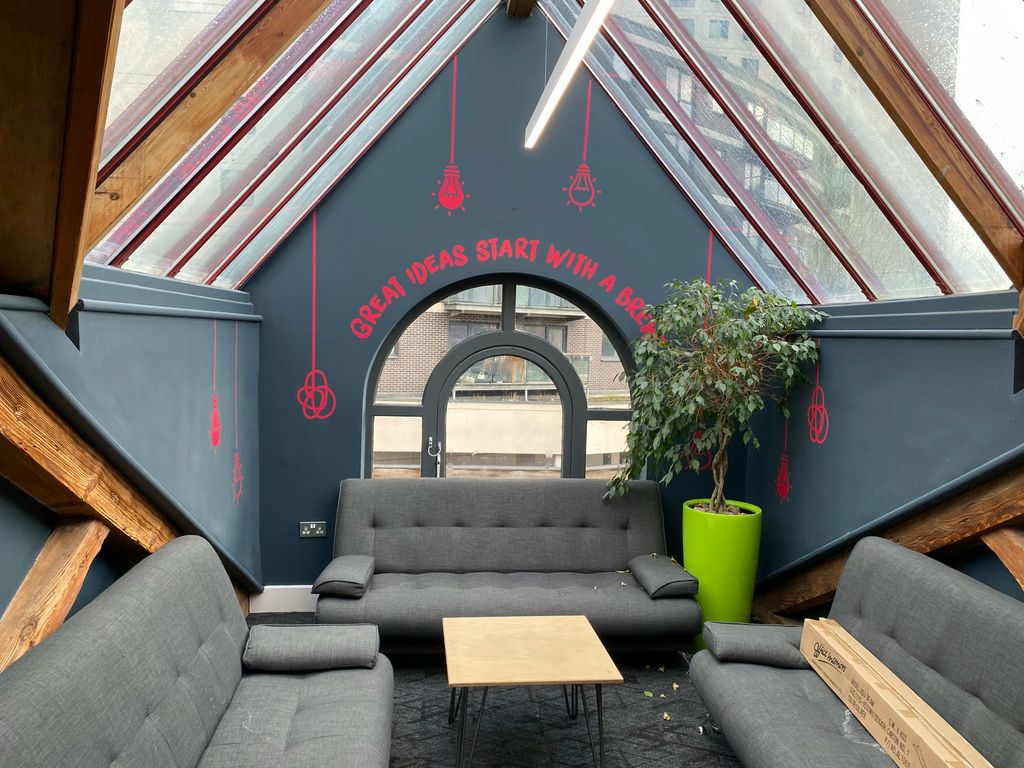 Property photo 3 of 9 Informal Breakout.Jpg