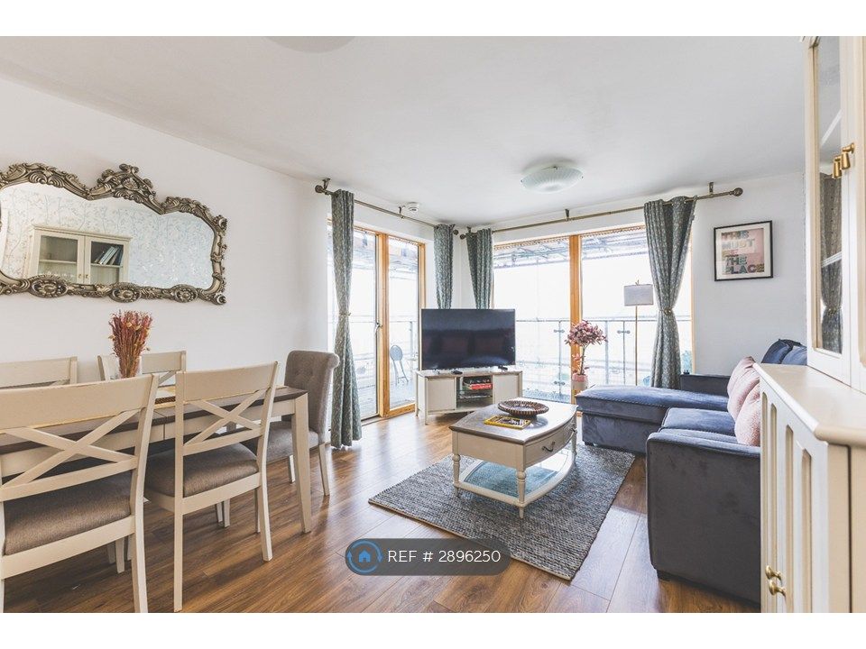 Property photo 1 of 32