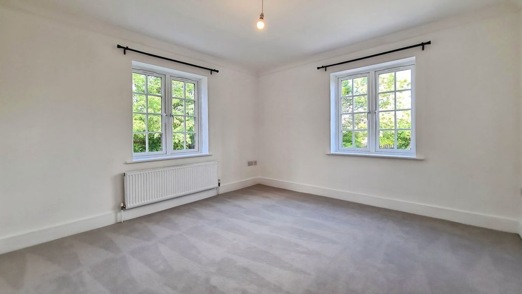 Property photo 3 of 7 Pbox-Img.Jpg