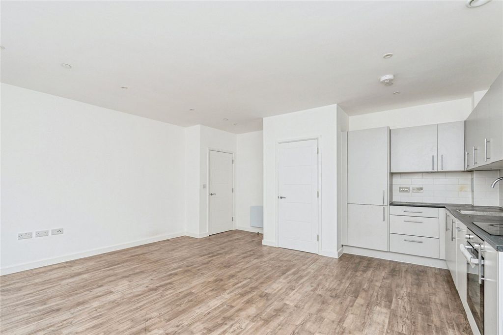 Property photo 1 of 19 Internal View