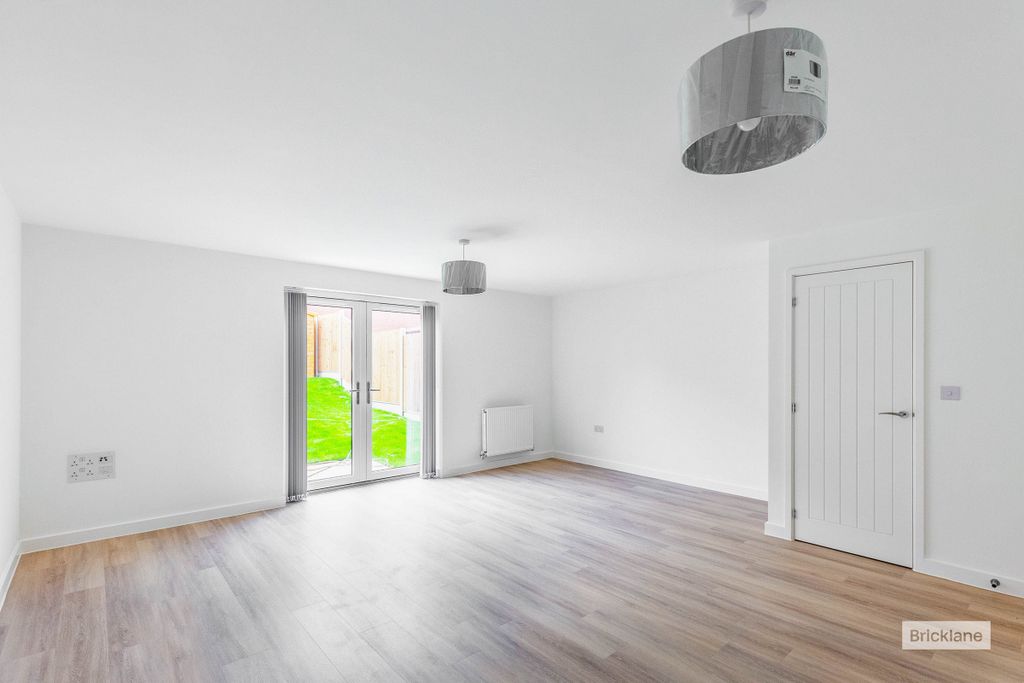 Property photo 3 of 11 Image