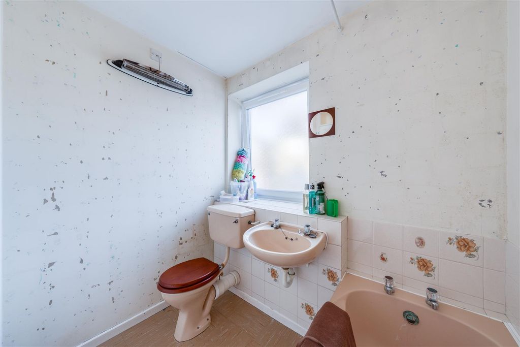 Additional image 10 of 1 bed flat for saleShearwood Crescent, Crayford, Kent DA1