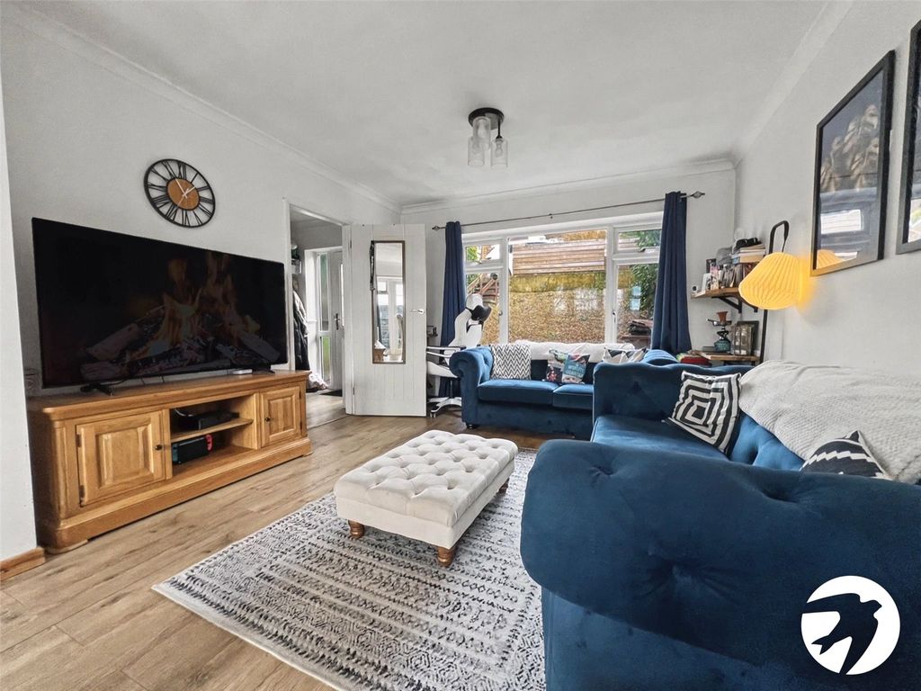 Property photo 2 of 13 Lounge