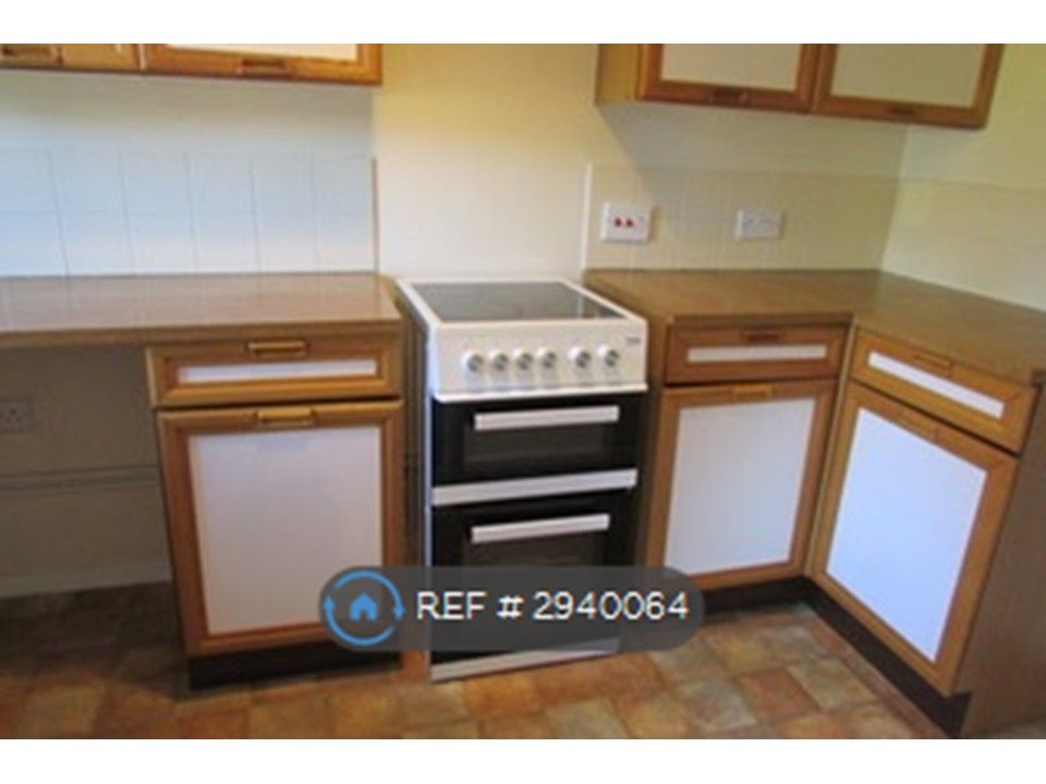 Property photo 2 of 6 Kitchen