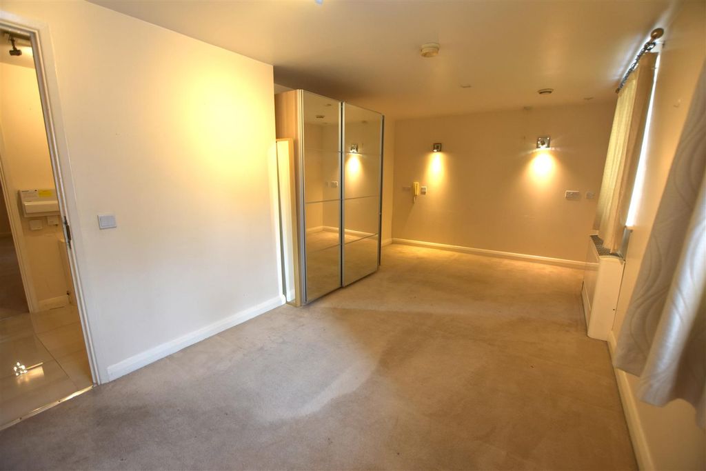 Property photo 3 of 5