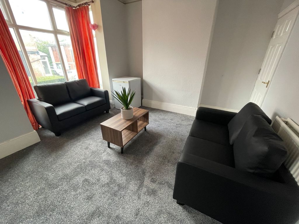 Property photo 2 of 13 Picture No. 20